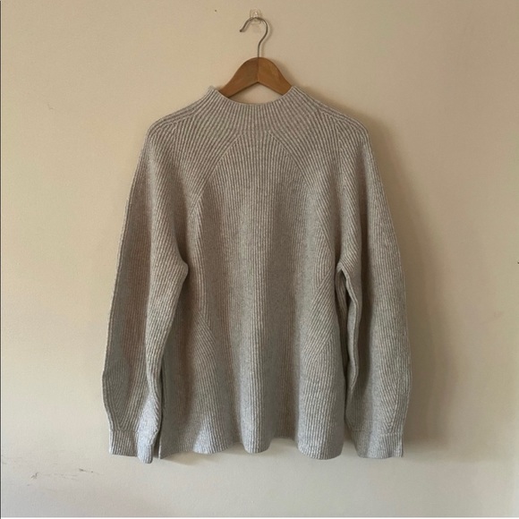 Everlane Premium Cashmere Sweater (Light Gray) - Picture 6 of 10